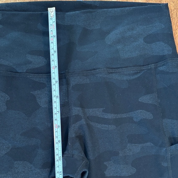 Stylish Black Camouflage Leggings - Picture 9 of 12